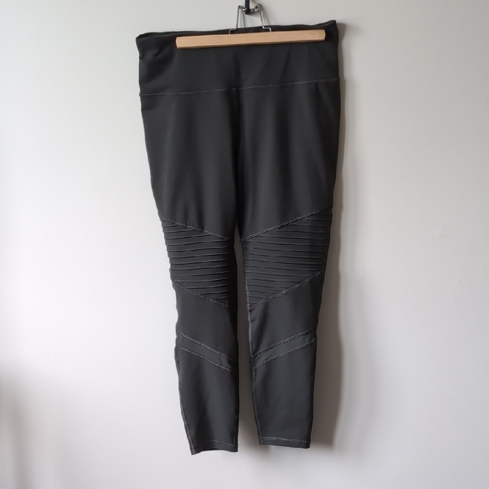 Old Navy Active Olive Green Sculpting Leggings